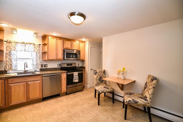 7 Birch Lane, Atkinson, NH 03811