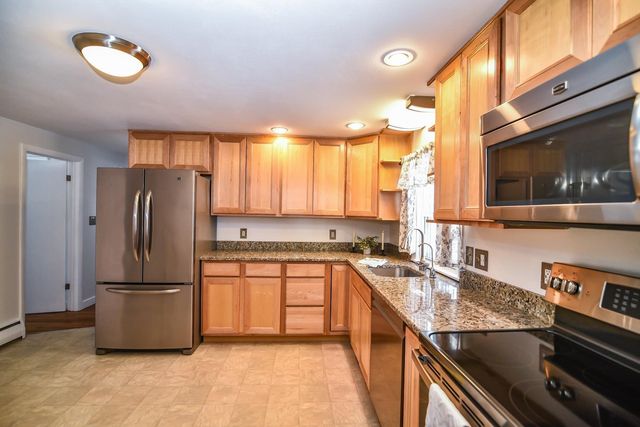 7 Birch Lane, Atkinson, NH 03811