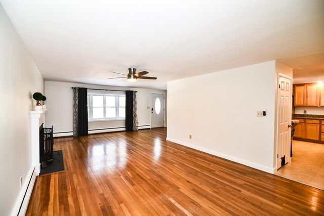 7 Birch Lane, Atkinson, NH 03811