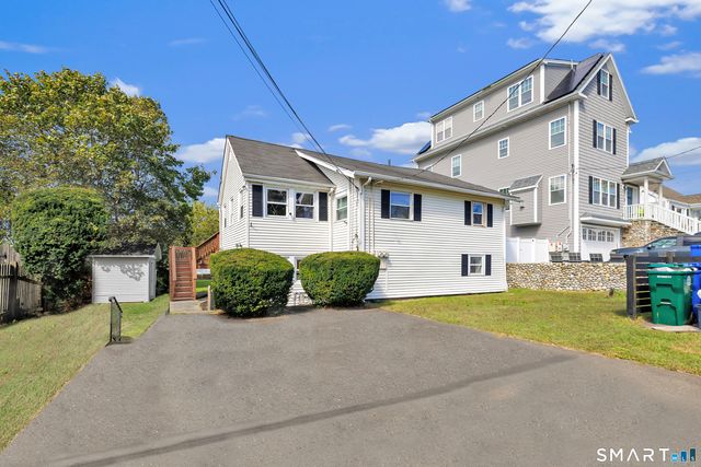 105 Washington Parkway, Stratford, CT 06615