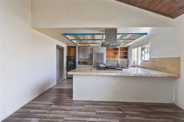 915 E 41st, Los Angeles, CA 90011