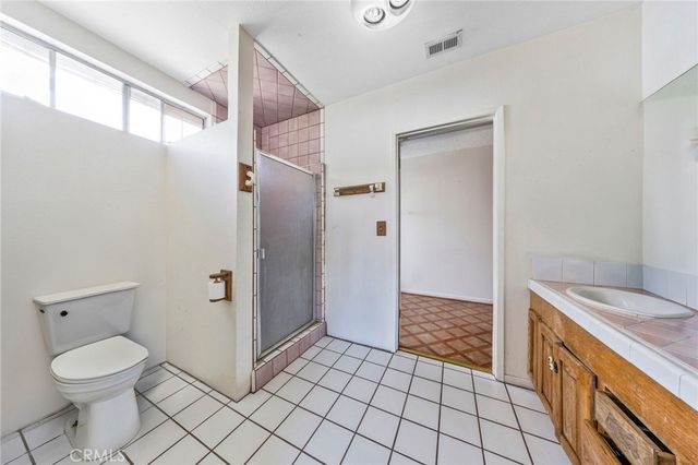 915 E 41st, Los Angeles, CA 90011