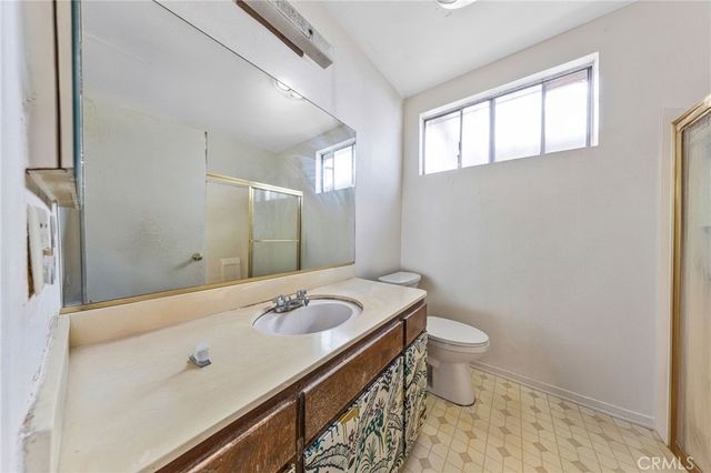 915 E 41st, Los Angeles, CA 90011