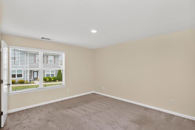 1023 Glen Marcus Dr, La Vergne, TN 37086