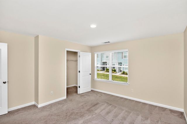 1023 Glen Marcus Dr, La Vergne, TN 37086