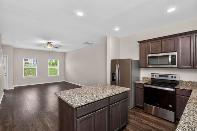 1023 Glen Marcus Dr, La Vergne, TN 37086