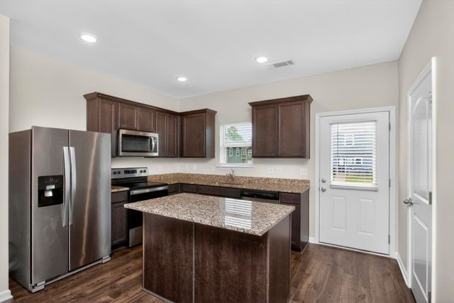 1023 Glen Marcus Dr, La Vergne, TN 37086