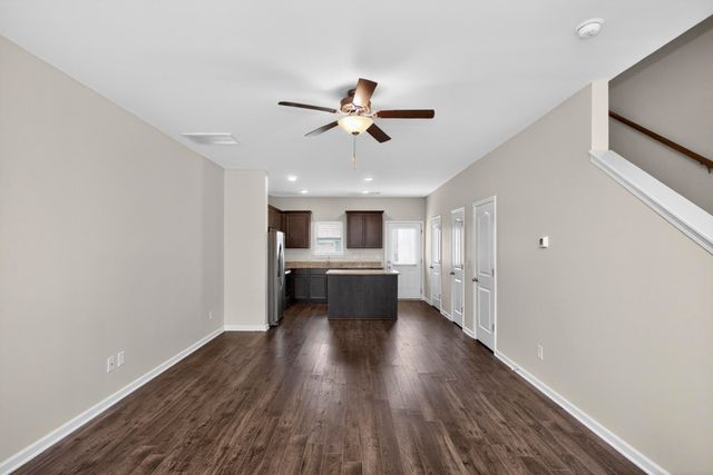 1023 Glen Marcus Dr, La Vergne, TN 37086