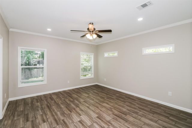 774 Dillard Street, Houston, TX 77091