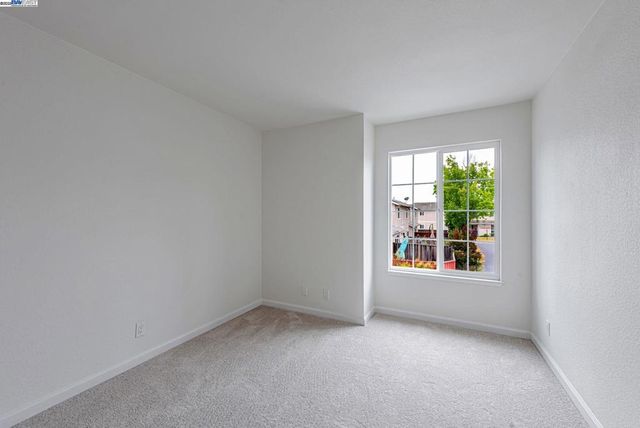 1027 Evans Ct, Hayward, CA 94544
