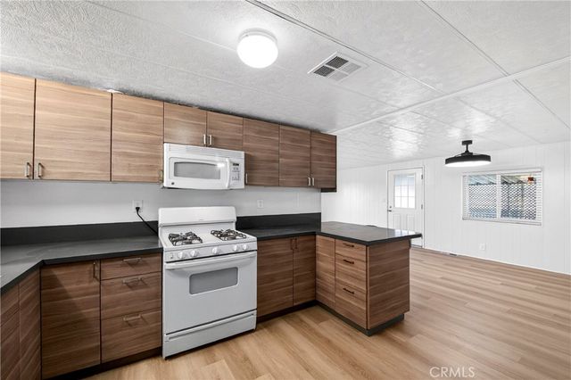 6741 Lincoln 83, Buena Park, CA 90620