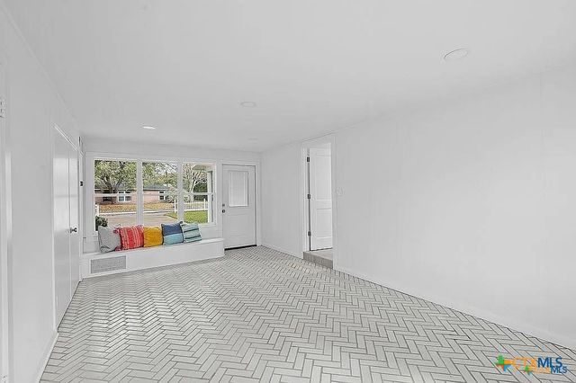 101 E Loma Vista Avenue, Victoria, TX 77901