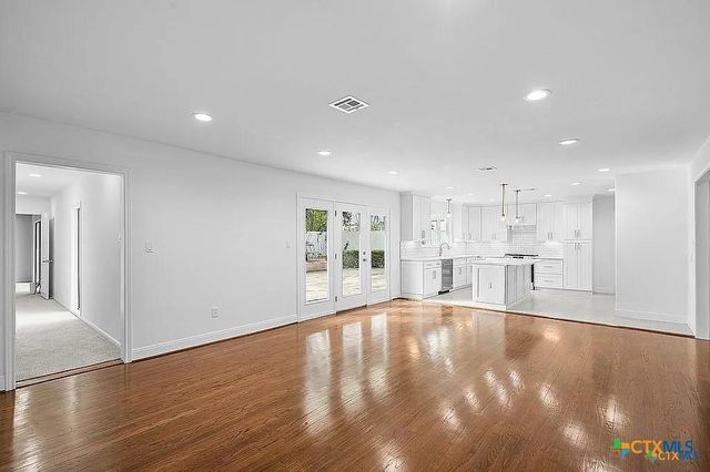 101 E Loma Vista Avenue, Victoria, TX 77901