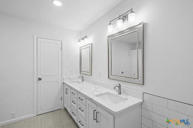 101 E Loma Vista Avenue, Victoria, TX 77901