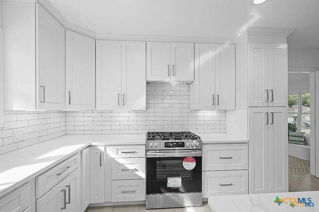 101 E Loma Vista Avenue, Victoria, TX 77901