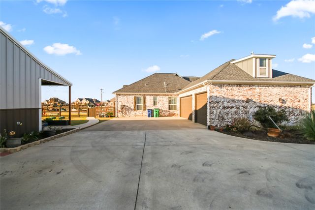 125 George Owens Road, Ponder, TX 76259