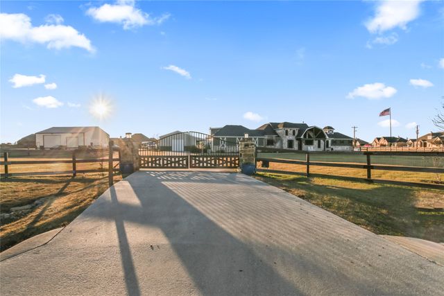 125 George Owens Road, Ponder, TX 76259