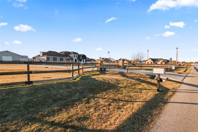 125 George Owens Road, Ponder, TX 76259