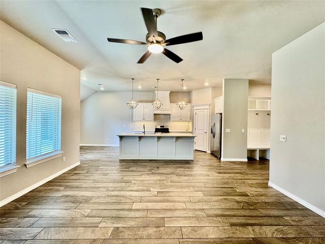 9120 NW 124th Street, Yukon, OK 73099