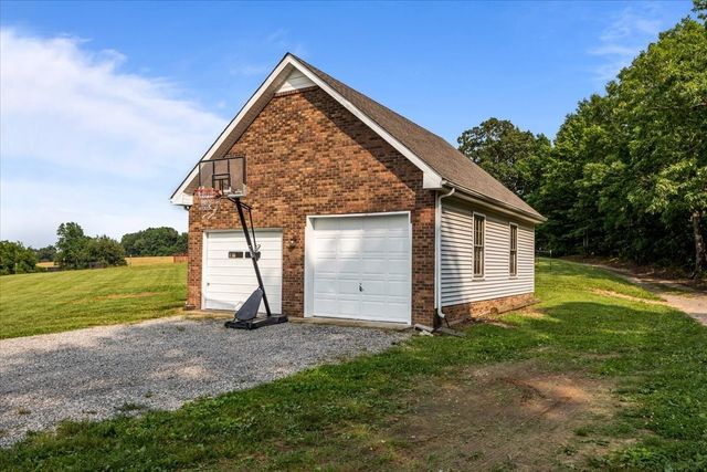 5455 Bales Rd, Cunningham, TN 37052
