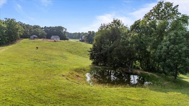5455 Bales Rd, Cunningham, TN 37052