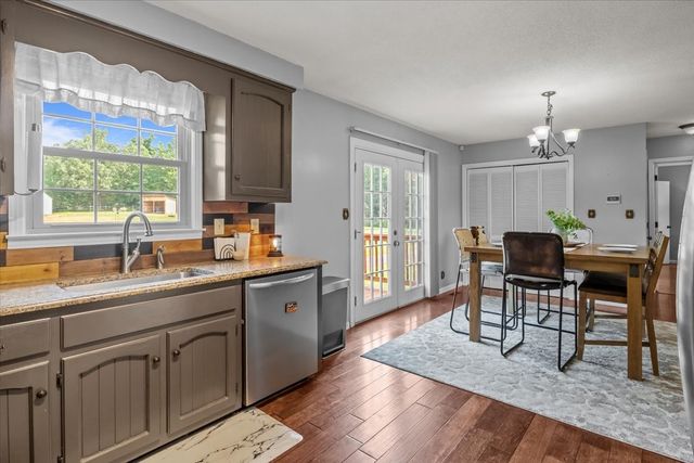 5455 Bales Rd, Cunningham, TN 37052