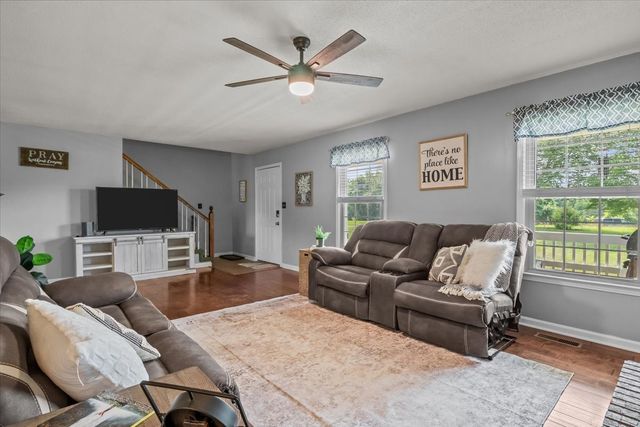5455 Bales Rd, Cunningham, TN 37052