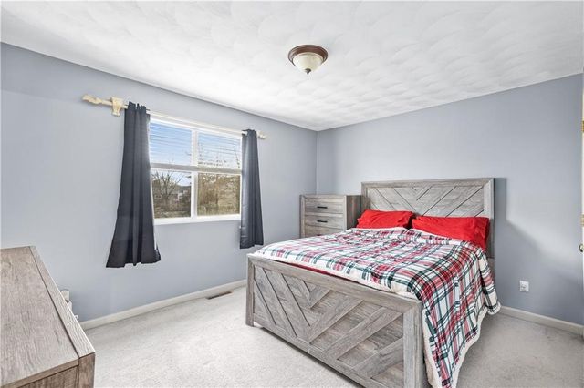 12 Railroad Row, Warwick, RI 02886