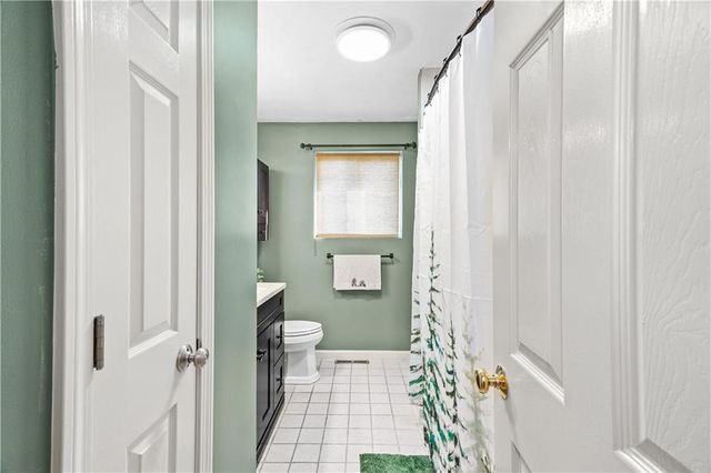 12 Railroad Row, Warwick, RI 02886