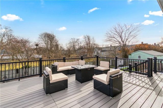 12 Railroad Row, Warwick, RI 02886