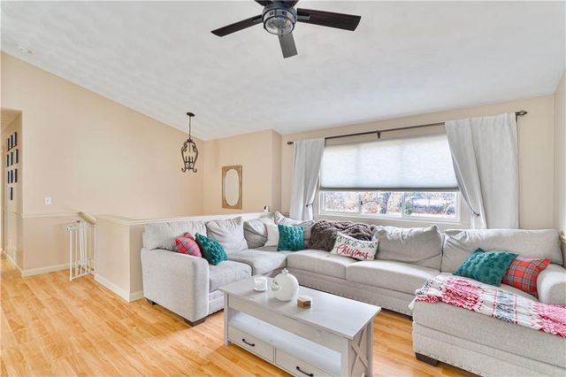 12 Railroad Row, Warwick, RI 02886