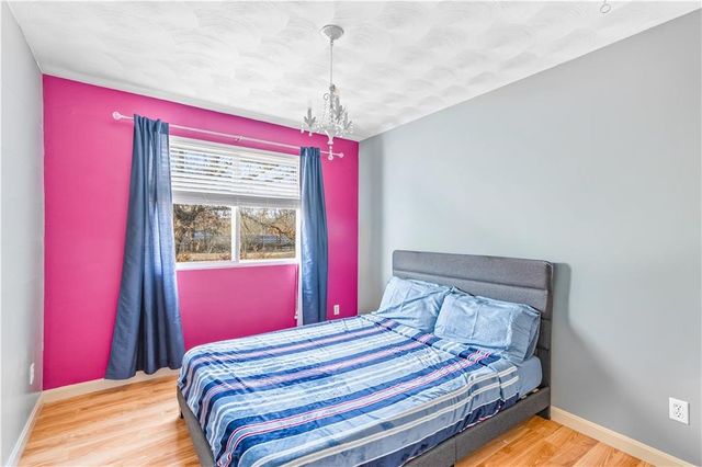 12 Railroad Row, Warwick, RI 02886