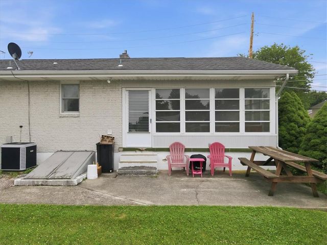 210 Poplar Street, Catasauqua Boro, PA 18032