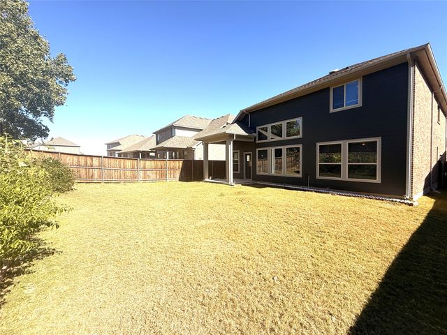 5437 W Wedge Wood Drive, Haltom City, TX 76137