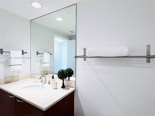 3301 NE 183rd St 905, Aventura, FL 33160