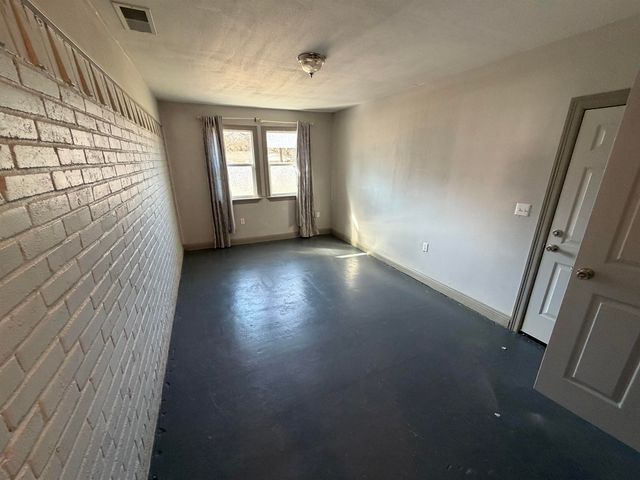 928 N Live Oak, Carthage, TX 75633