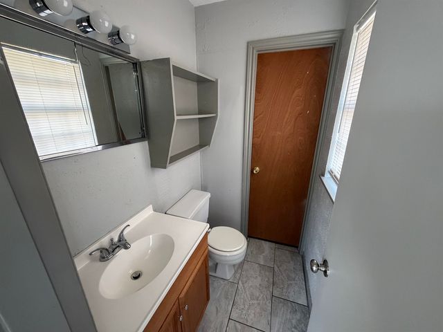 928 N Live Oak, Carthage, TX 75633