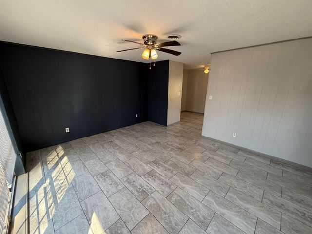 928 N Live Oak, Carthage, TX 75633