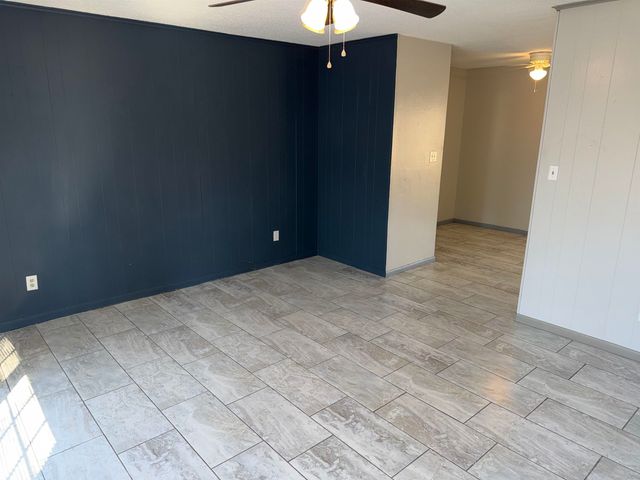 928 N Live Oak, Carthage, TX 75633