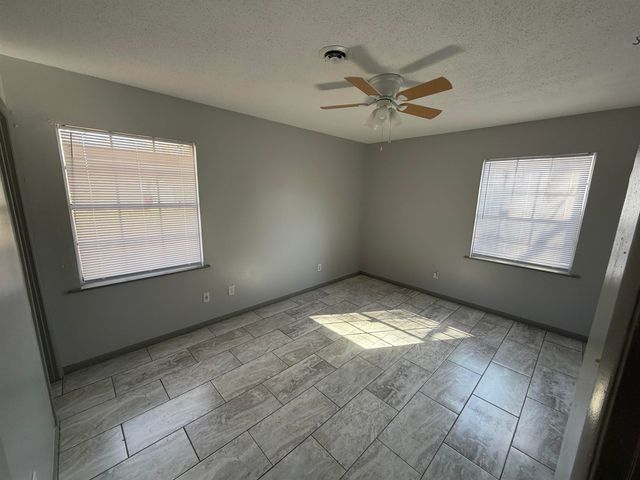 928 N Live Oak, Carthage, TX 75633