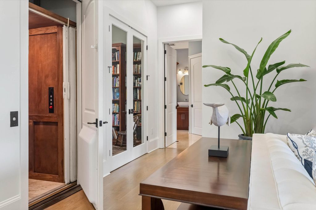 Image 7 of property listing at 6411 China Back Lane, Meggett, SC 29449