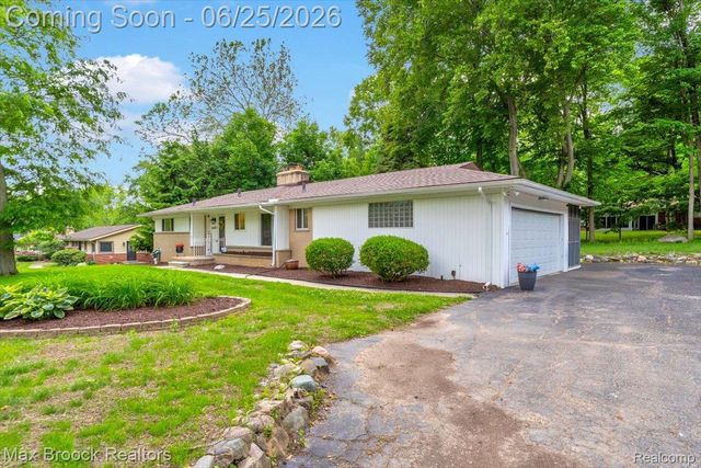 28403 Peppermill Road, Farmington Hills, MI 48331