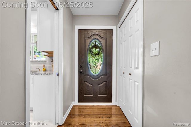 28403 Peppermill Road, Farmington Hills, MI 48331