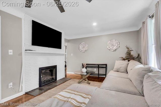 28403 Peppermill Road, Farmington Hills, MI 48331
