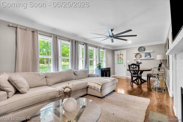 28403 Peppermill Road, Farmington Hills, MI 48331