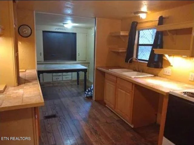 4563 Cherokee Drive, Strawberry Plains, TN 37871