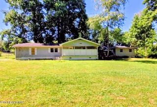 4563 Cherokee Drive, Strawberry Plains, TN 37871