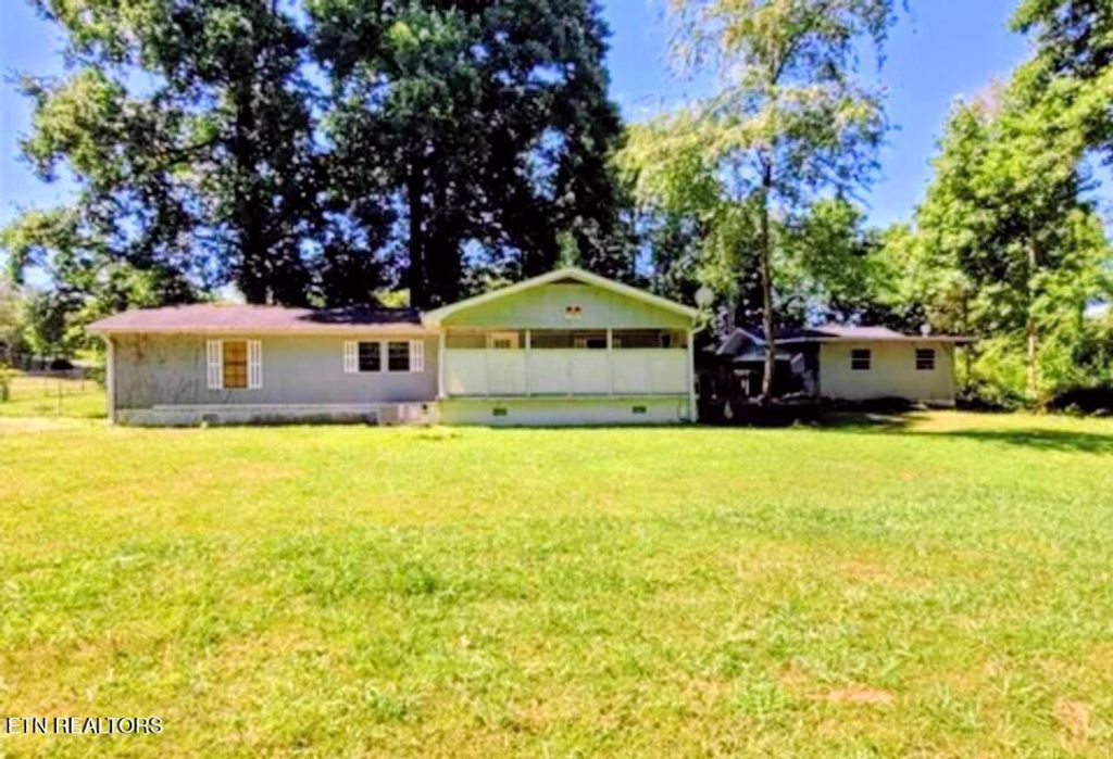 4563 Cherokee Drive, Strawberry Plains, TN 37871