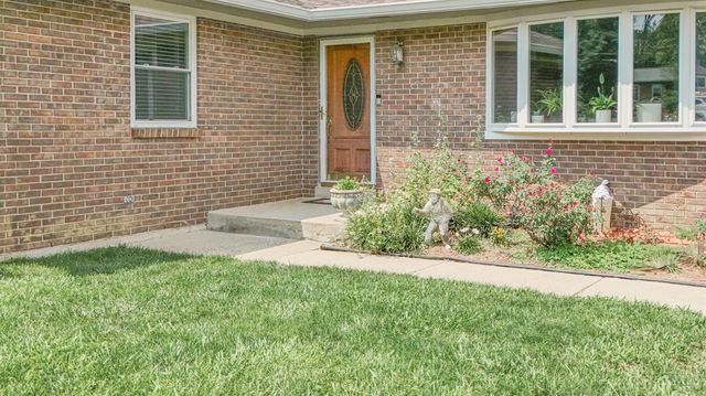 302 Apache Trail, Miami Twp, OH 45140