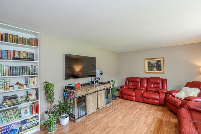 302 Apache Trail, Miami Twp, OH 45140